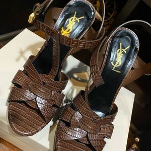 YSL tribute sandals !